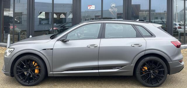 Audi e-tron e-tron 55 quattro 95 kWh BOMVOL | PANO | Audi Virtual Mirrors | Virtual Cockpit | Lederen Sportstoelen | Elektrische Stoel | B&O | 360 Camera | 2 Sleutels | Betreft een Wrap, Originele kleur is Antigua Blue Metallic |