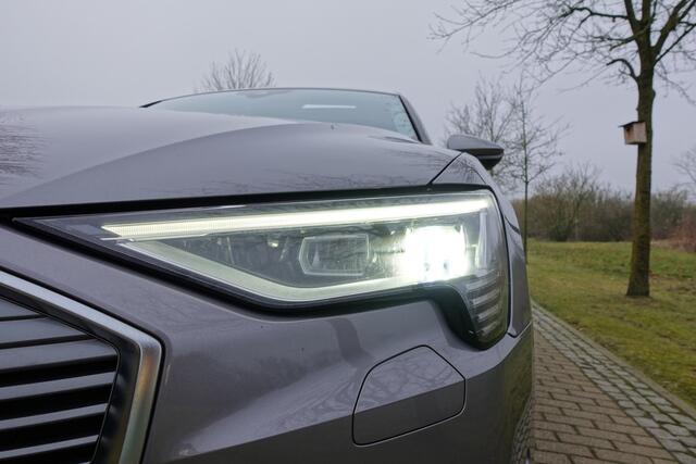 Audi e-tron e-tron 50 quattro Launch edition plus 71 kWh | Pano | Leder | NAVI | Adaptive Cruise | Stoelverwarming | Memory |