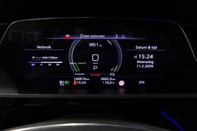 Audi e-tron 55 quattro Business Edition Plus 95 kWh / Panoramadak / Elektr. verstelbare voorstoelen (links memory) / Luchtvering / Apple Carplay - Android Auto / Ambienteverlichting / Matrix LED koplampen / Stoelverwarming / Achteruitrijcamera / Adaptive Cruise Contr