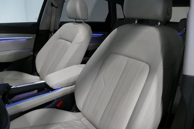 Audi e-tron 55 quattro Business Edition Plus 95 kWh / Panoramadak / Elektr. verstelbare voorstoelen (links memory) / Luchtvering / Apple Carplay - Android Auto / Ambienteverlichting / Matrix LED koplampen / Stoelverwarming / Achteruitrijcamera / Adaptive Cruise Contr