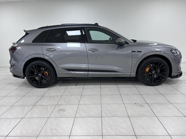 Audi e-tron e-tron 55 quattro advanced Pro Line Plus 95 kWh ELEKTRISCH PANORAMADAK | LEDEREN BEKLEDING | VELE OPTIES!