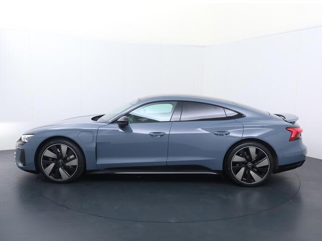 Audi e-tron GT RS 93 kWh | 598 PK | Panoramadak | Top view 360° camera | 21" LM velgen | Luchtvering | Voorstoelen verwarmd | Sportstoelen |