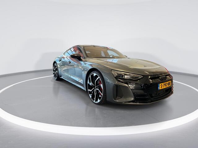 Audi e-tron GT RS 93 kWh 600pk · Carbon Optiekpakket · Nachtzichtassistent · Vierwielbesturing · Laser LED Matrix · Luchtvering · Voorstoelen met massagefunctie & ventilatie ·