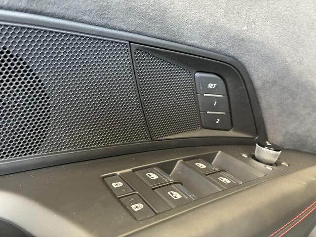 Audi e-tron GT RS 93 kWh 600pk · Carbon Optiekpakket · Nachtzichtassistent · Vierwielbesturing · Laser LED Matrix · Luchtvering · Voorstoelen met massagefunctie & ventilatie ·