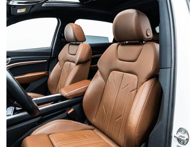 Audi e-tron 55 Quattro S-LINE 95 kWh (300kW/408pk) ** MATRIX, COGNAC LEDER, VIRTUAL SPIEGEL, PANO, HuD, 21-inch LMV ** UNFALLFREI ** ** INFORMEER OOK NAAR ONZE AANTREKKELIJKE FINANCIAL-LEASE TARIEVEN **