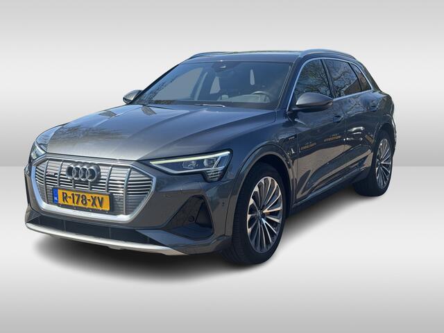 Audi e-tron 55 quattro S edition 95 kWh / SoH 96,4% / 50.665 km! / Trekhaak / Camera / Keyless / B&O / 21'' / Luchtvering / CarPlay / Stoelverwarming / DAB / ACC