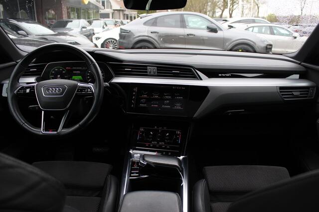 Audi e-tron 55 quattro S edition 95 kWh / SoH 96,4% / 50.665 km! / Trekhaak / Camera / Keyless / B&O / 21'' / Luchtvering / CarPlay / Stoelverwarming / DAB / ACC