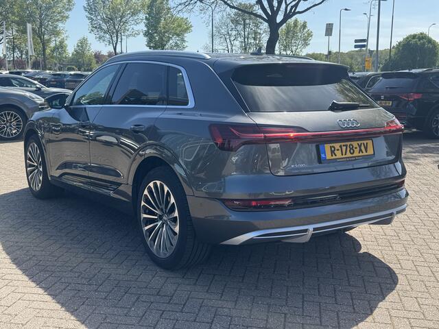 Audi e-tron 55 quattro S edition 95 kWh / SoH 96,4% / 50.665 km! / Trekhaak / Camera / Keyless / B&O / 21'' / Luchtvering / CarPlay / Stoelverwarming / DAB / ACC