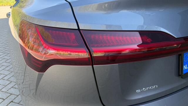 Audi e-tron Sportback 55 quattro Business edition 95 kWh SOH 92% / Interieurvoorverwarming / DAB / Luchtvering