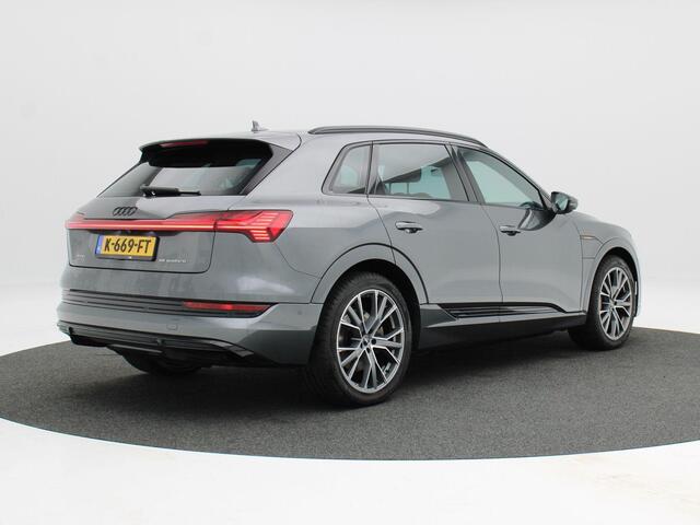 Audi e-tron 55 quattro S Line 95 kWh 408 Pk | Stoelverwarming | Camera | Panoramadak | Adaptive Cruise | CarPlay | Navigatie | 20 Inch