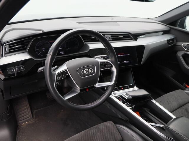 Audi e-tron 55 quattro S Line 95 kWh 408 Pk | Stoelverwarming | Camera | Panoramadak | Adaptive Cruise | CarPlay | Navigatie | 20 Inch