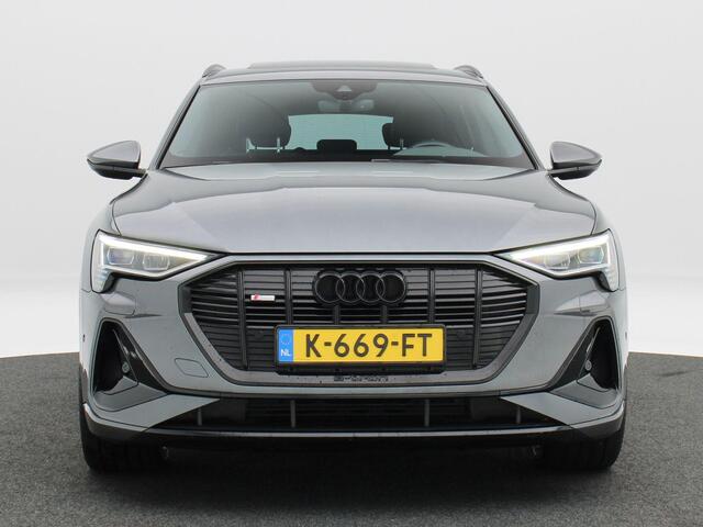 Audi e-tron 55 quattro S Line 95 kWh 408 Pk | Stoelverwarming | Camera | Panoramadak | Adaptive Cruise | CarPlay | Navigatie | 20 Inch