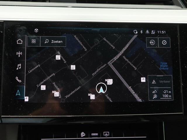 Audi e-tron 55 quattro S Line 95 kWh 408 Pk | Stoelverwarming | Camera | Panoramadak | Adaptive Cruise | CarPlay | Navigatie | 20 Inch