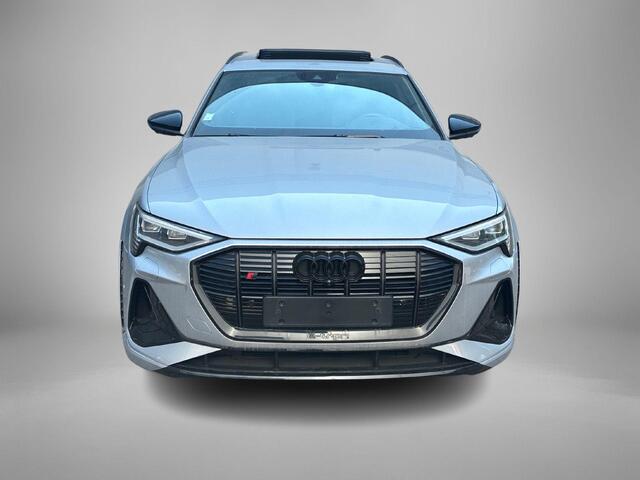 Audi e-tron Sportback S 503pk Quattro 95 kWh · SOH 96,2% · Panoramadak · 360 Camera · Luchtvering · Valcona Leder · B&O Audio · Elek. Voorstoelen · 21'' Inch ·