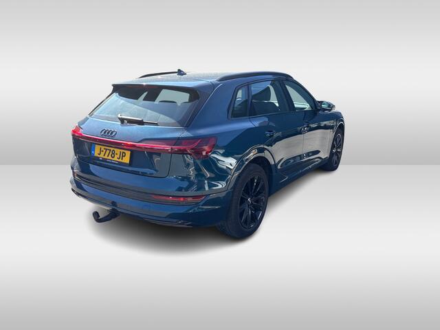 Audi e-tron e-tron 55 quattro advanced 95 kWh / Trekhaak / Panoramadak / Camera / Matrix LED / Keyless / B&O / 20'' / Nachtzicht / Leder / CarPlay / Stoelverwarming / DAB / ACC