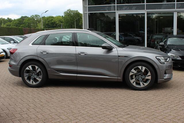 Audi e-tron e-tron 50 quattro Launch edition plus 71 kWh / SoH 91,9% / Panoramadak / Camera / Luchtvering / Intr.voorverwarming / Leder&Alcantara / 20'' / Navigatie / DAB / Stoelverwarming / ACC