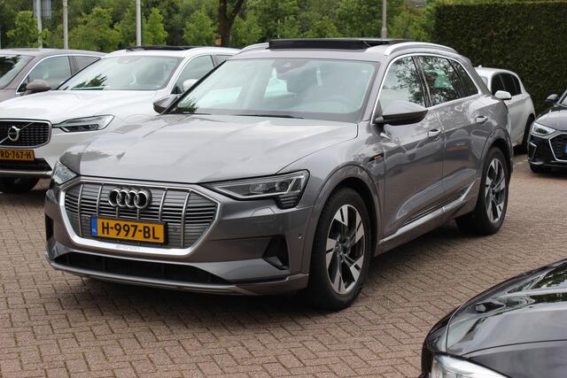 Audi e-tron e-tron 50 quattro Launch edition plus 71 kWh / SoH 91,9% / Panoramadak / Camera / Luchtvering / Intr.voorverwarming / Leder&Alcantara / 20'' / Navigatie / DAB / Stoelverwarming / ACC