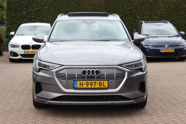 Audi e-tron e-tron 50 quattro Launch edition plus 71 kWh / SoH 91,9% / Panoramadak / Camera / Luchtvering / Intr.voorverwarming / Leder&Alcantara / 20'' / Navigatie / DAB / Stoelverwarming / ACC