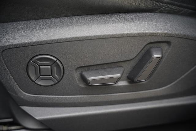 Audi e-tron Sportback 50 quattro S edition 71 kWh S-Line | Bang & Olufsen | Panoramadak | Stoelverwarming | Adaptive Cruise Control | Ambiance Verlichting | 360 Camera | Luchtvering | Memory Seat | Keyless | Trekhaak | SOH 89%