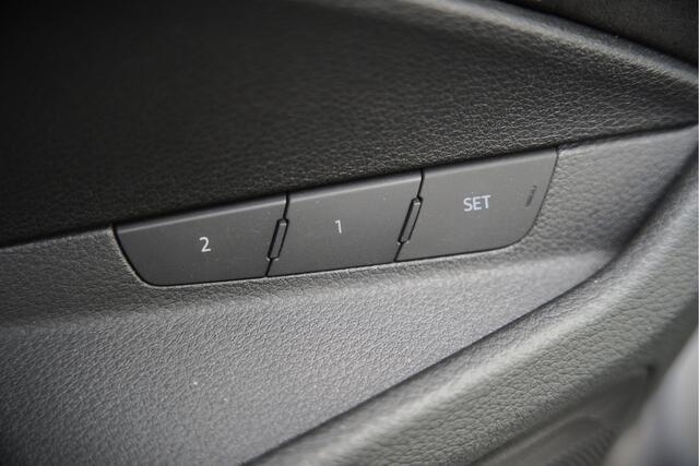 Audi e-tron Sportback 50 quattro S edition 71 kWh S-Line | Bang & Olufsen | Panoramadak | Stoelverwarming | Adaptive Cruise Control | Ambiance Verlichting | 360 Camera | Luchtvering | Memory Seat | Keyless | Trekhaak | SOH 89%