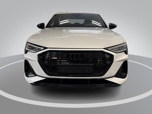 Audi e-tron Sportback 55 quattro S edition 95 kWh 408pk · SOH 99,2% · Panoramadak · 360 Camera · Bang & Olufsen Sound · Afneembare Trekhaak · Matrix LED · Apple/Android Car Play ·
