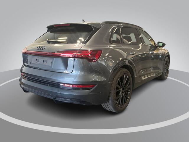 Audi e-tron 55 quattro S edition 95 kWh 408pk · Panoramadak · 360 Camera · Luchtvering · Elek. Stoelen + Geheugen · Dodehoeksensor · Keyless ·