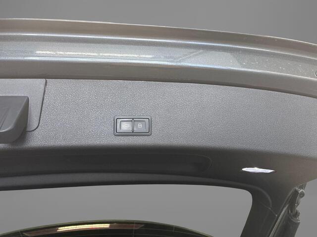Audi e-tron 55 quattro S edition 95 kWh 408pk · Panoramadak · 360 Camera · Luchtvering · Elek. Stoelen + Geheugen · Dodehoeksensor · Keyless ·