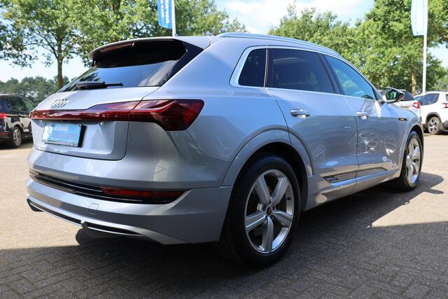 Audi e-tron 55 quattro S Edition 95 kWh PANO B&O TREKHAAK-AFN SPORTSTUUR LUCHTVERING VIRTUAL MEMORY 360-CAM ACC LEER DAB STOELVERW. CARPLAY 2XPDC 20''LMV