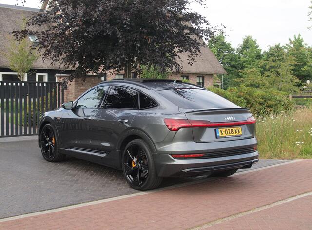 Audi e-tron Sportback 55 quattro S edition 95 kWh | Panoramadak | Camera | Sfeerverlichting | Bang & Olufsen | 22 inch |
