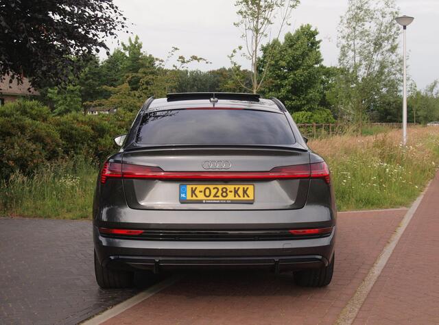 Audi e-tron Sportback 55 quattro S edition 95 kWh | Panoramadak | Camera | Sfeerverlichting | Bang & Olufsen | 22 inch |