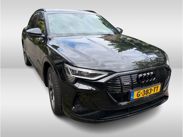 Audi e-tron e-tron 50 quattro Launch edition Black 71 kWh / Panoramadak / Camera / 20'' / Luchtvering / ACC / Navigatie / Stoelverwarming / DAB
