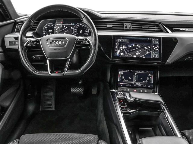 Audi e-tron 55 quattro 95 kWh 408pk S Edition · SOH 96,8% · Camera · Luchtvering · Afneembare Trekhaak · Head-Up Display · Elek. Achterklep · Stoelverwarming · 20"Velgen ·
