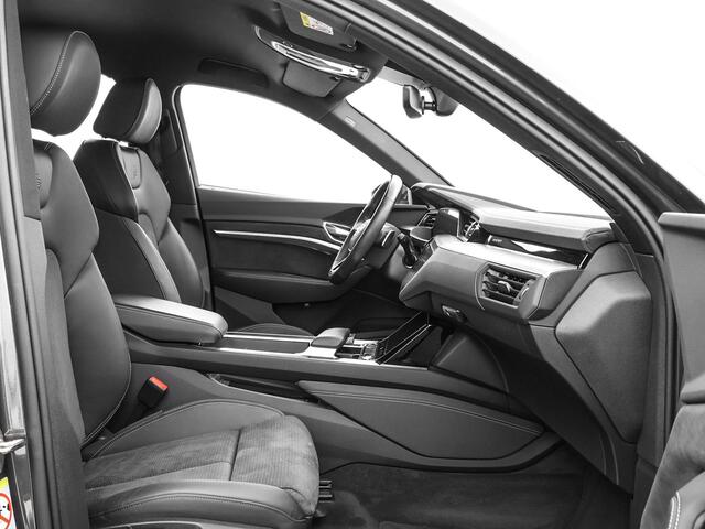 Audi e-tron 55 408pk Quattro S edition 95 kWh · SOH 96,9% · 360 Camera · Apple/Android Car Play · Luchtvering · P-Sensoren · 21'' Inch ·