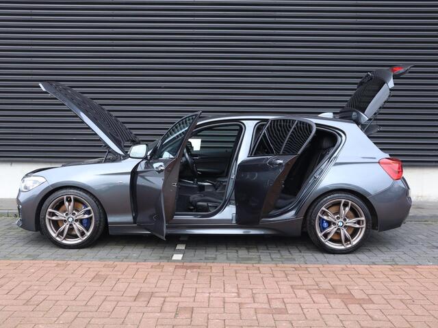 BMW 1-SERIE M140i Centennial Executive | Handbak | Clima | Cruise | Navi | Alcantara | M-Sport | PDC | LED | Multimedia |