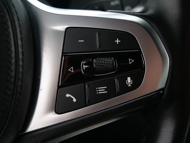 BMW 1-SERIE 116i 109pk Executive Edition M-pakket LED / Navigatie / 17 Inch / Apple Carplay