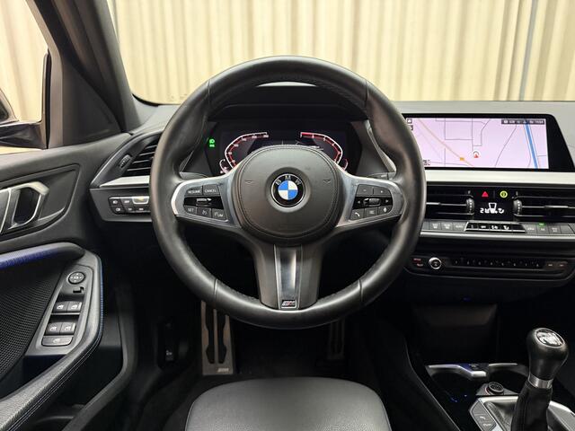 BMW 1-SERIE 118i *M-Sport* Dealer Onderhouden / Eerste Eigenaar / Carplay / Digital Cockpit / 1/2 Leder / LED / Navigatie / Cruise / 17'' LMV
