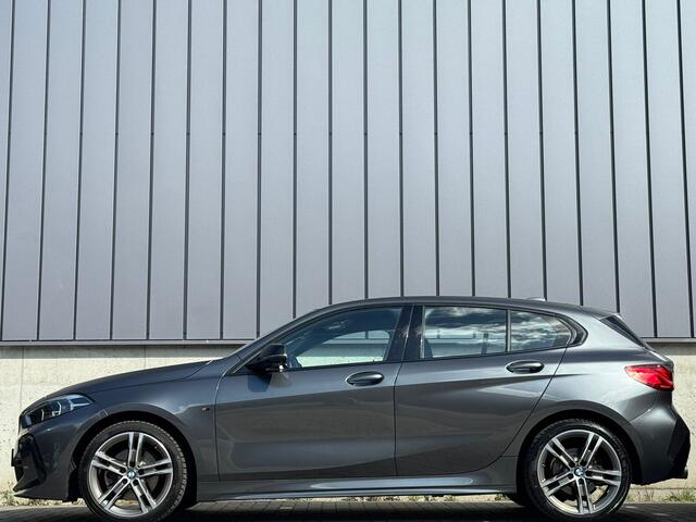BMW 1-SERIE 118i 140PK Automaat M-Sport Camera Virtual Stuurverwarming