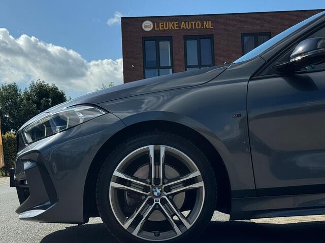 BMW 1-SERIE 118i 140PK Automaat M-Sport Camera Virtual Stuurverwarming