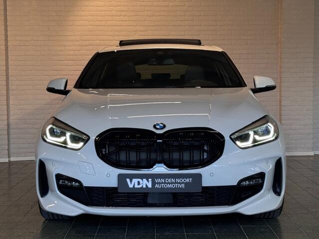 BMW 1-SERIE 118i High Exec. M-Sport Automaat Pano Stoelv Carplay 18''