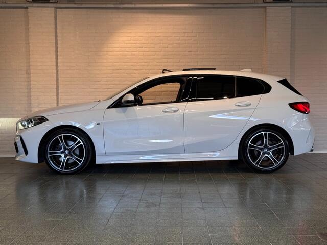 BMW 1-SERIE 118i High Exec. M-Sport Automaat Pano Stoelv Carplay 18''