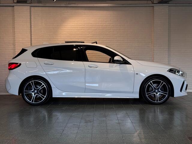 BMW 1-SERIE 118i High Exec. M-Sport Automaat Pano Stoelv Carplay 18''