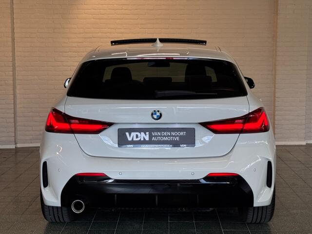 BMW 1-SERIE 118i High Exec. M-Sport Automaat Pano Stoelv Carplay 18''