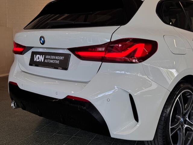 BMW 1-SERIE 118i High Exec. M-Sport Automaat Pano Stoelv Carplay 18''