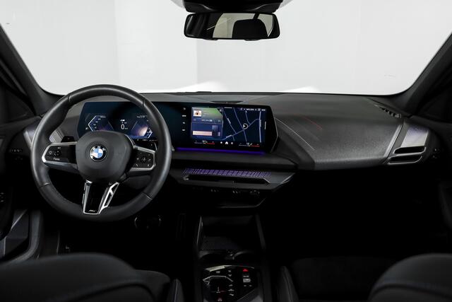 BMW 1-SERIE 120 M Sport - Automaat | Dig. Cockpit | Adapt. Cruise | Stoelverw. | Leder | PDC | Camera | NAV + App. Connect | ECC | DAB | LM 18" | 7100