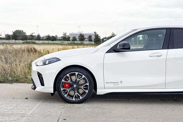 BMW 1-SERIE 120 M Sport Design Edition | Harman Kardon | Comfort Access | Stoelverwarming |