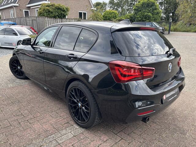 BMW 1-SERIE 118i Edition M Sport Shadow High Executive Navigatie / Parkeersensors / Sportstoelen