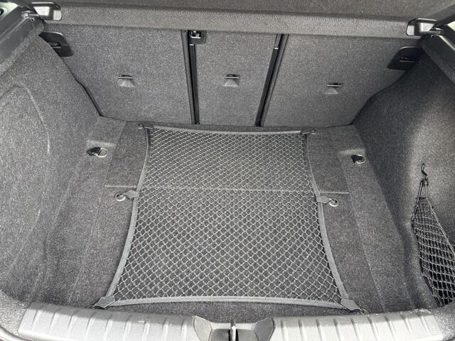 BMW 1-SERIE 118i Edition M Sport Shadow High Executive Navigatie / Parkeersensors / Sportstoelen
