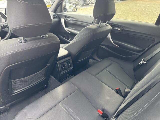 BMW 1-SERIE 118i Edition M Sport Shadow High Executive Navigatie / Parkeersensors / Sportstoelen