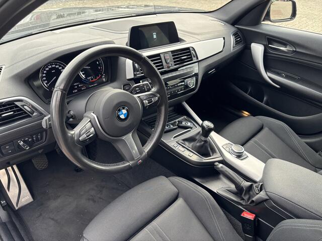 BMW 1-SERIE 118i Edition M Sport Shadow High Executive Navigatie / Parkeersensors / Sportstoelen