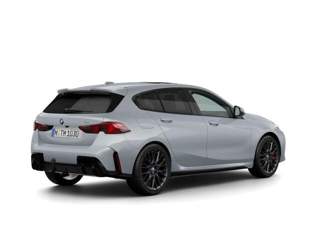 BMW 1-SERIE 123 xDrive | M Sportpakket Pro | Panoramadak | Innovation Pack | Harman Kardon